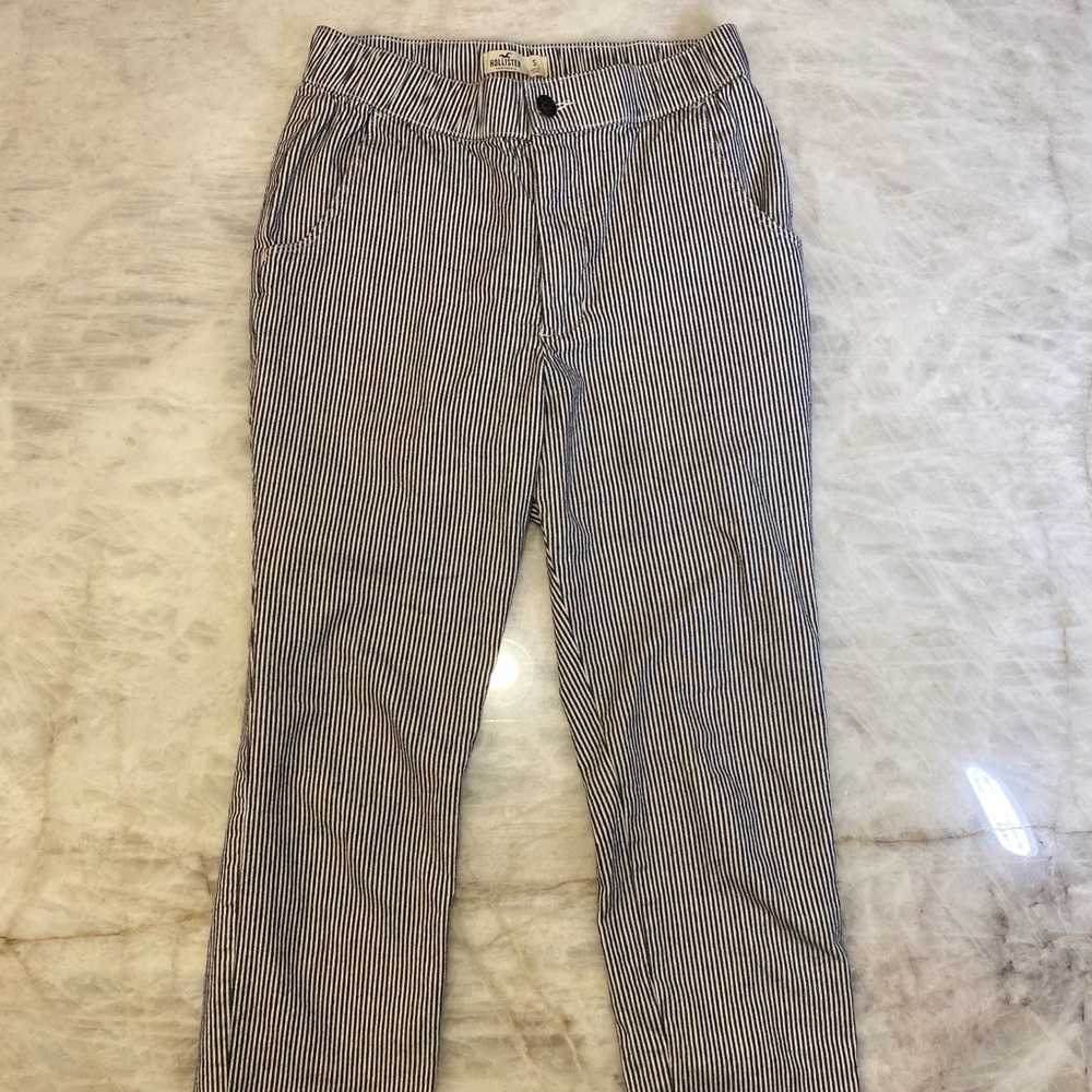 Hollister Crop Taper Pants